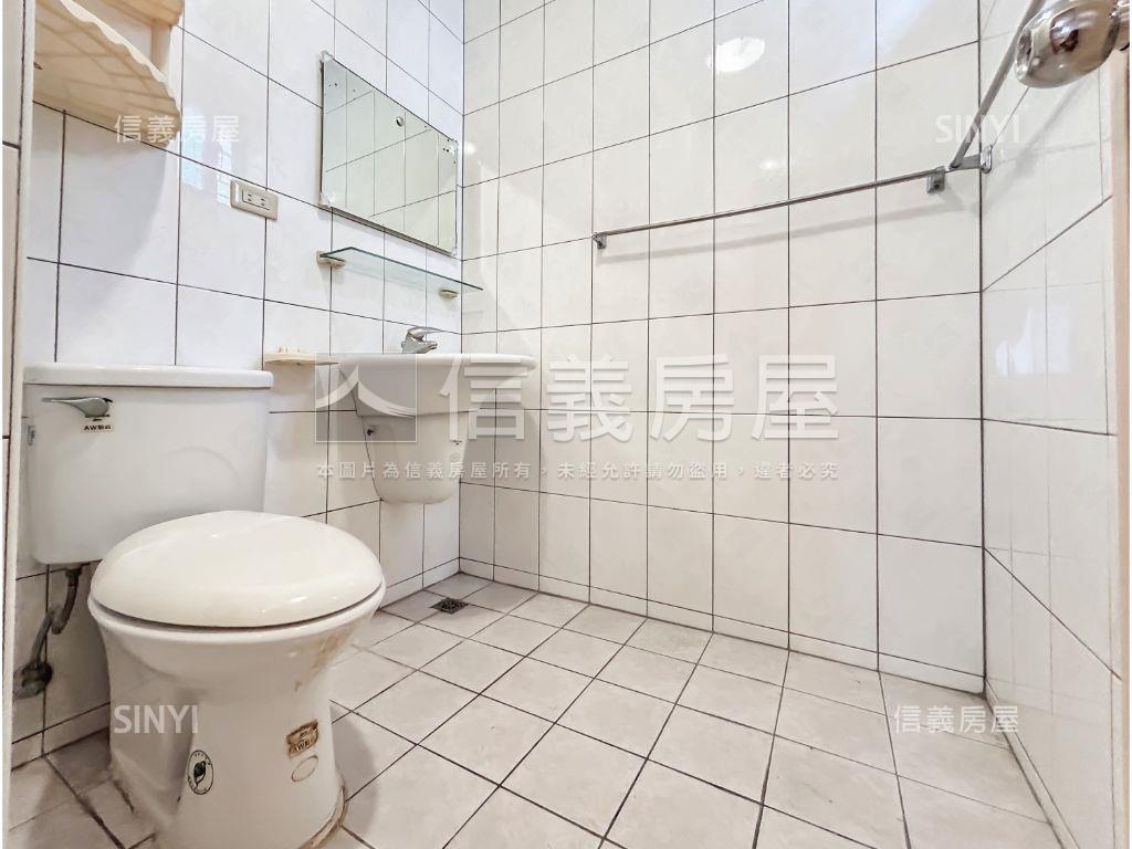 信義區地點好公寓三樓房屋室內格局與周邊環境