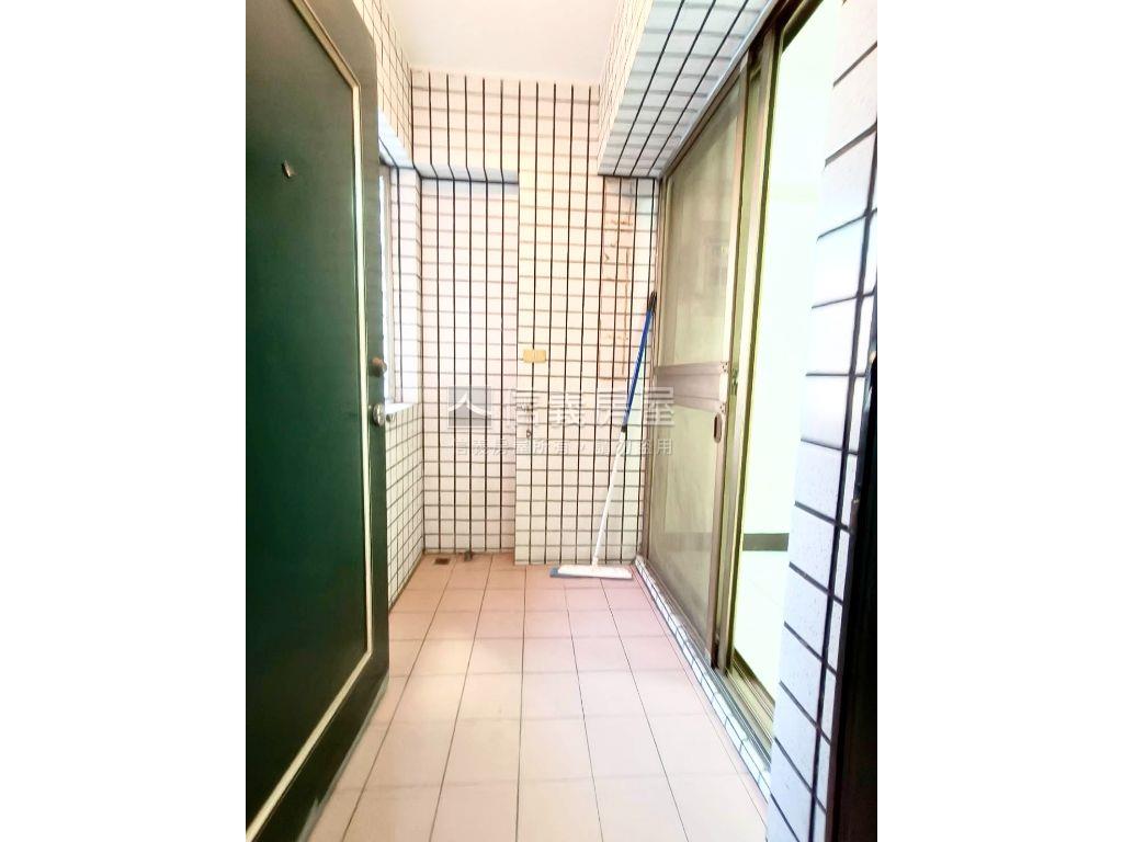鳳新高中漂亮三房房屋室內格局與周邊環境
