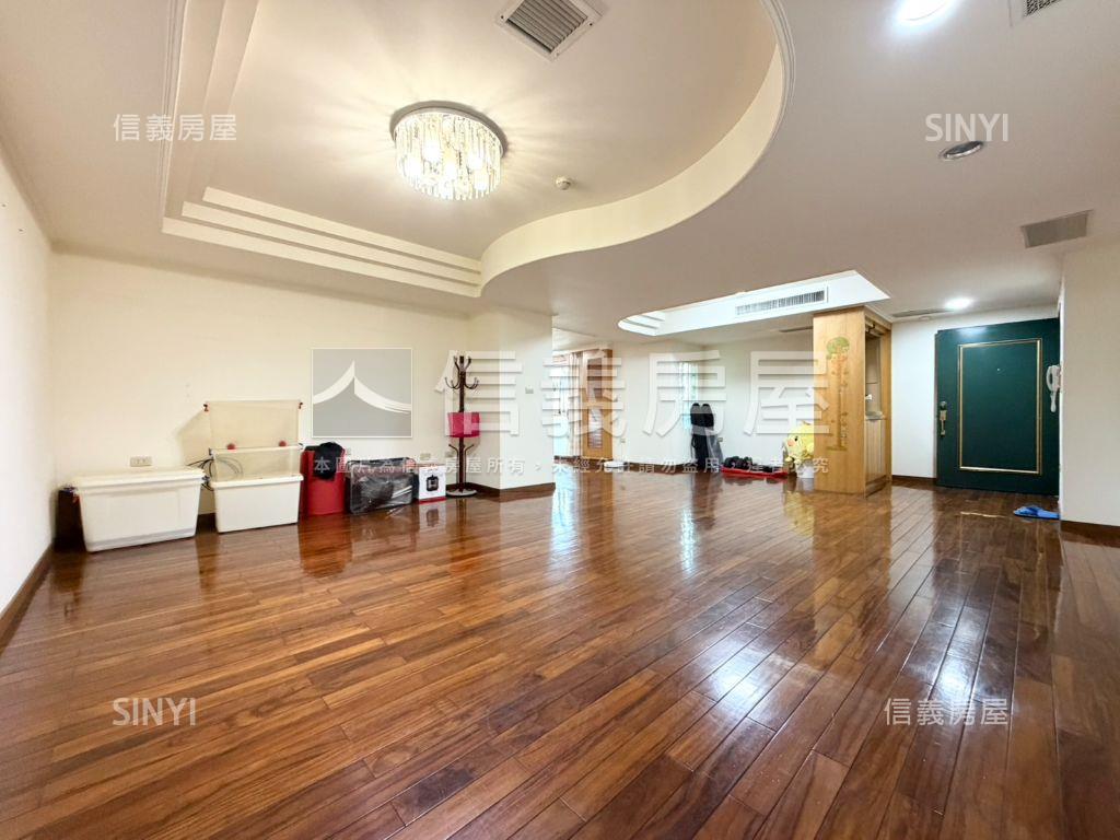 東區一層一戶大四房附車位房屋室內格局與周邊環境