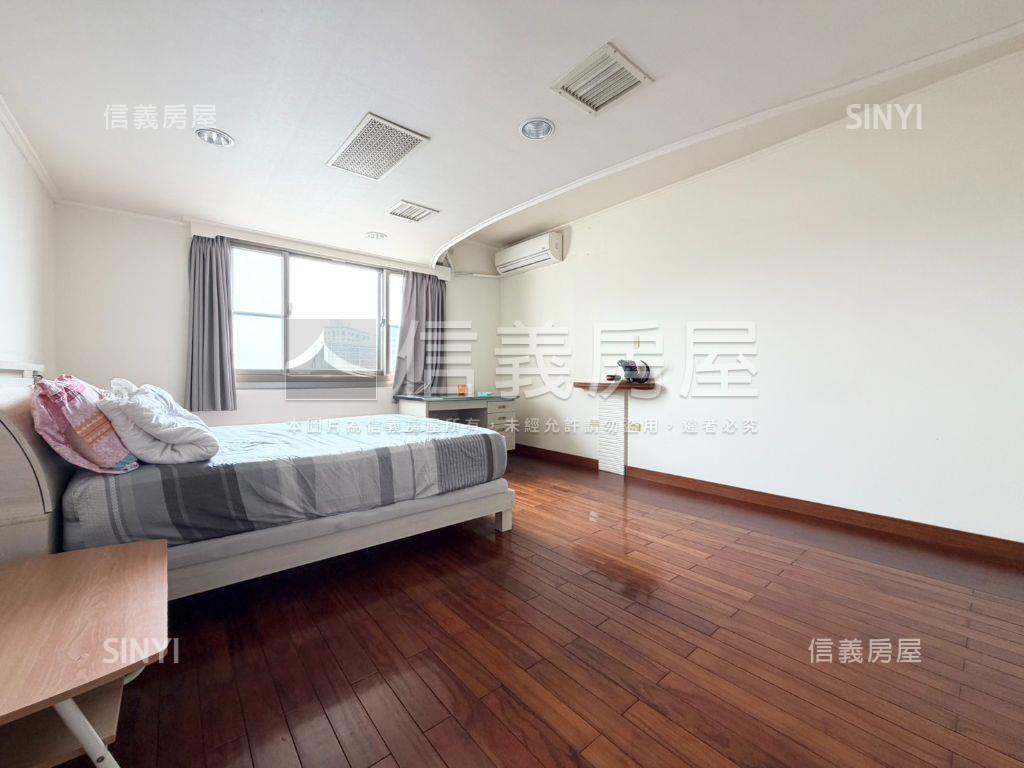 東區一層一戶大四房附車位房屋室內格局與周邊環境