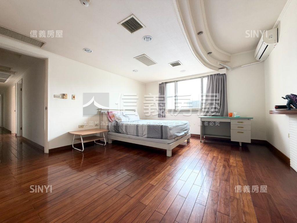 東區一層一戶大四房附車位房屋室內格局與周邊環境