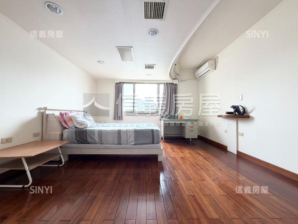 東區一層一戶大四房附車位房屋室內格局與周邊環境