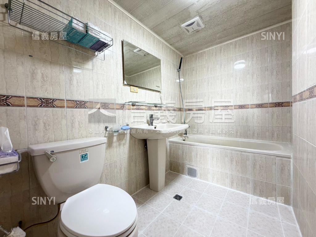 東區一層一戶大四房附車位房屋室內格局與周邊環境