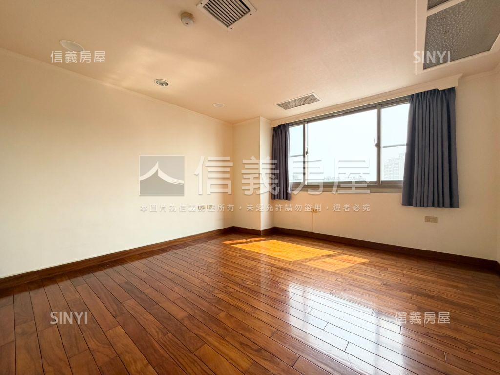 東區一層一戶大四房附車位房屋室內格局與周邊環境