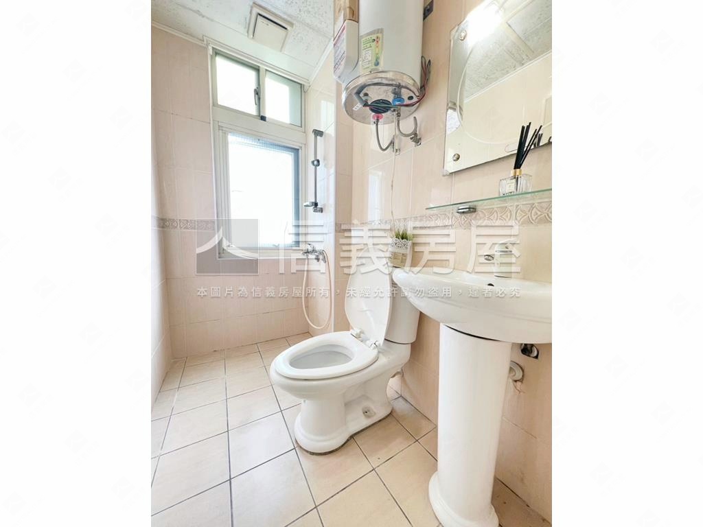 可看文心崇德捷運兩房兩衛房屋室內格局與周邊環境