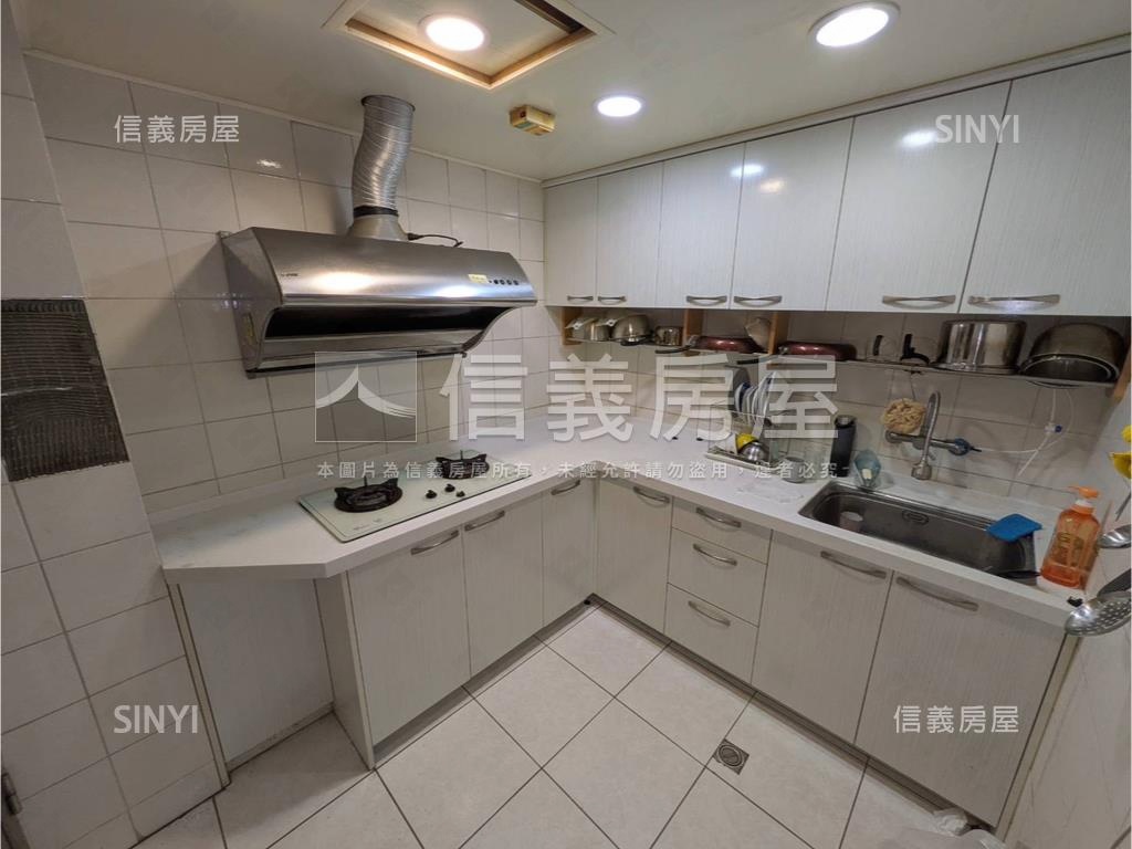 國際莊園首購溫馨四房房屋室內格局與周邊環境