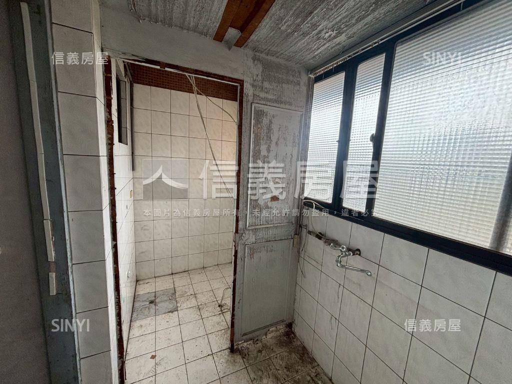 捷運大坪數電梯華廈房屋室內格局與周邊環境