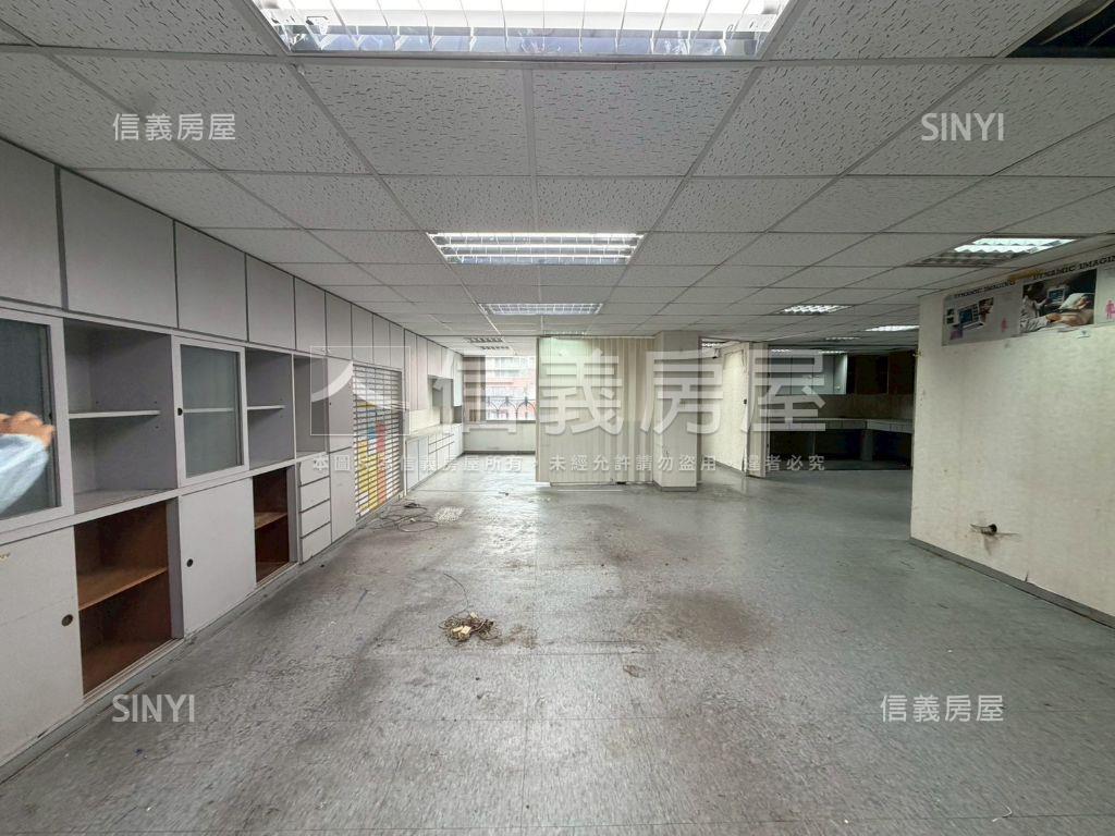 捷運大坪數電梯華廈房屋室內格局與周邊環境