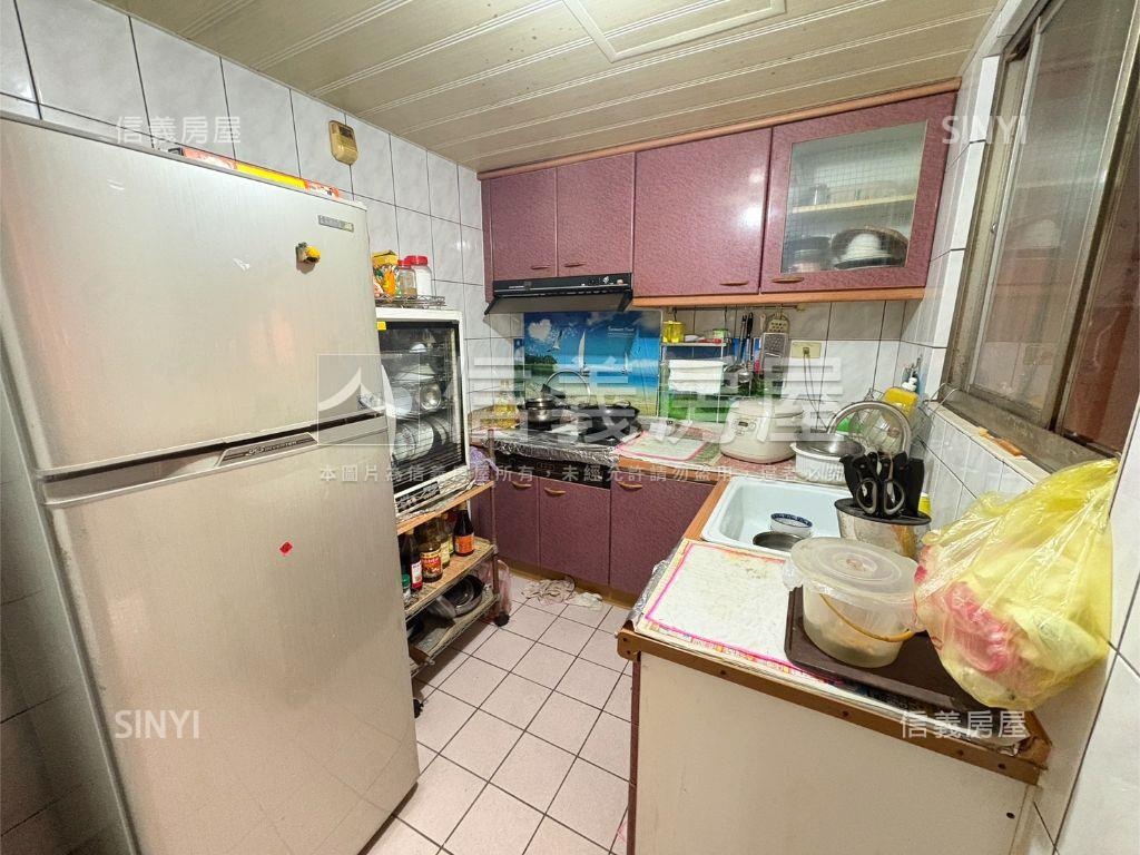 近學區機能採光三房車位房屋室內格局與周邊環境