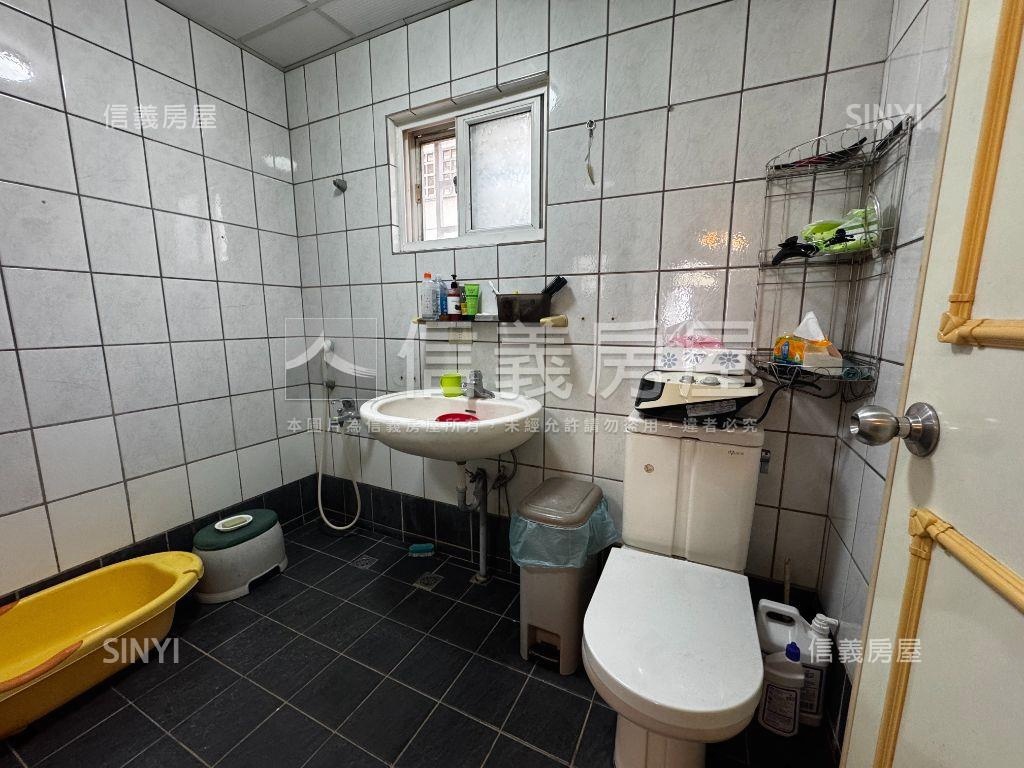 楊梅比佛利旁３房車庫透天房屋室內格局與周邊環境