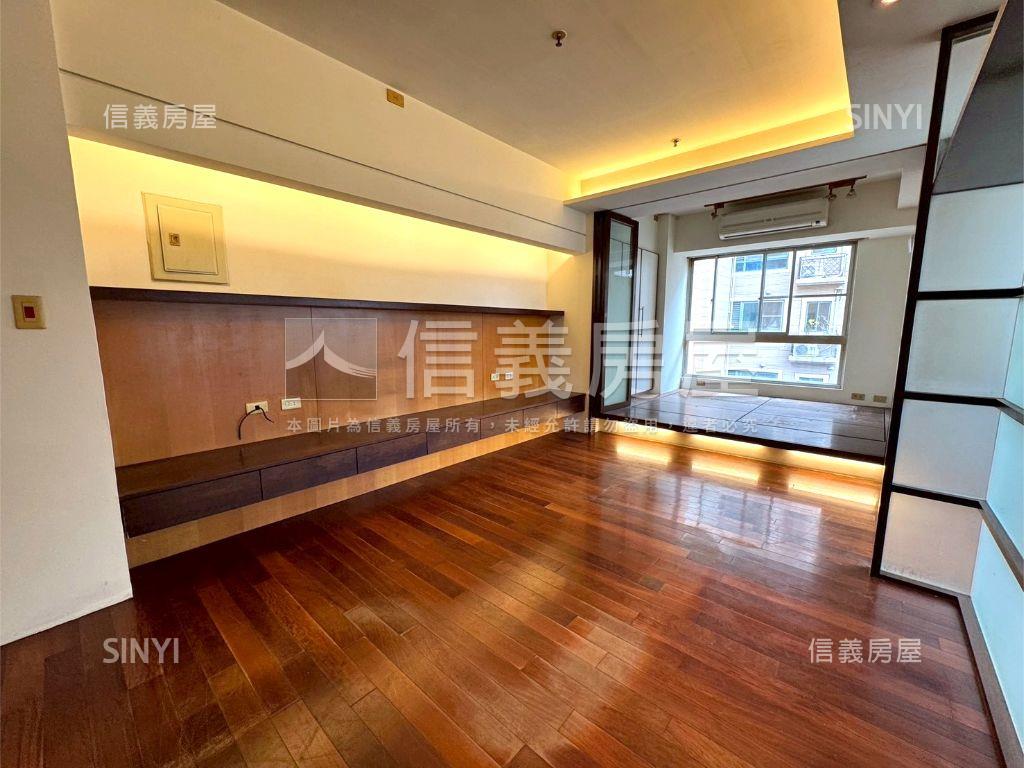 寶輝公園三房雙車位房屋室內格局與周邊環境