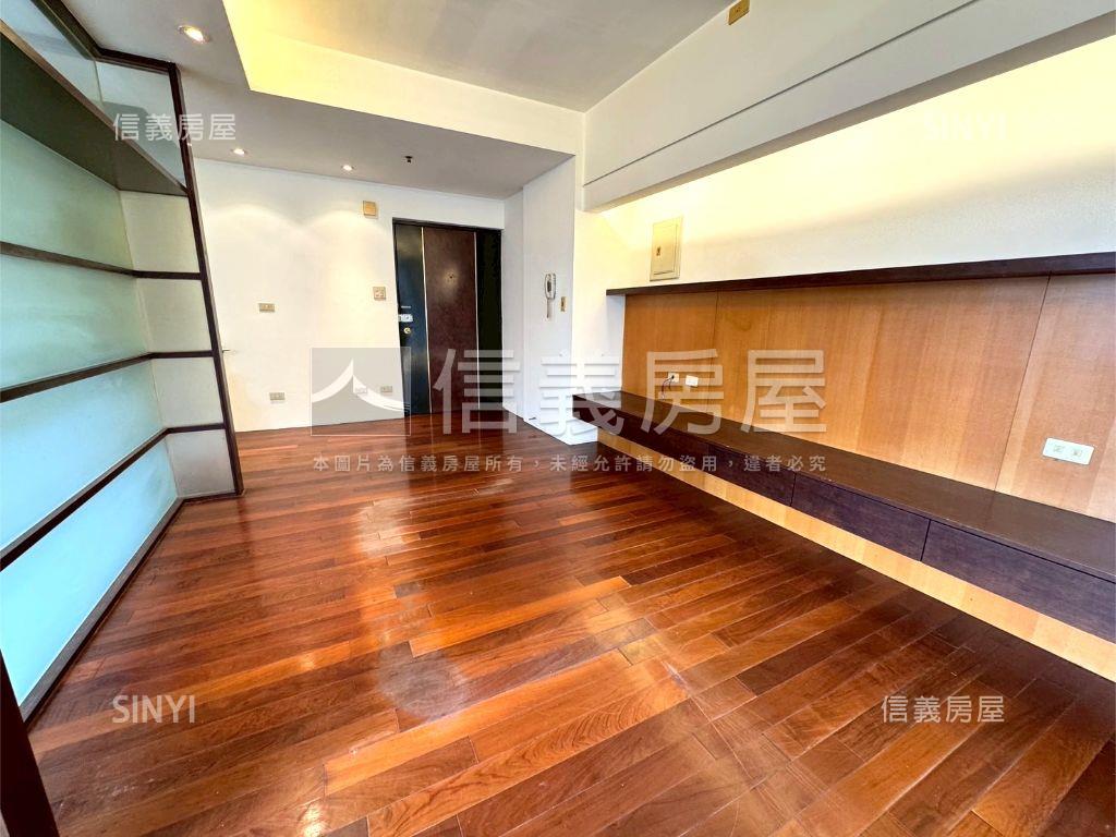 寶輝公園三房雙車位房屋室內格局與周邊環境