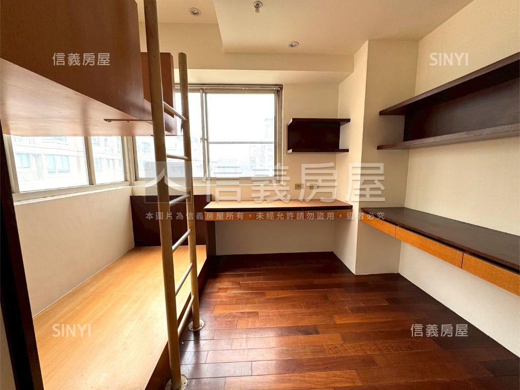 寶輝公園三房雙車位房屋室內格局與周邊環境