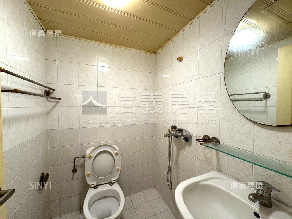 寶輝公園三房雙車位房屋室內格局與周邊環境