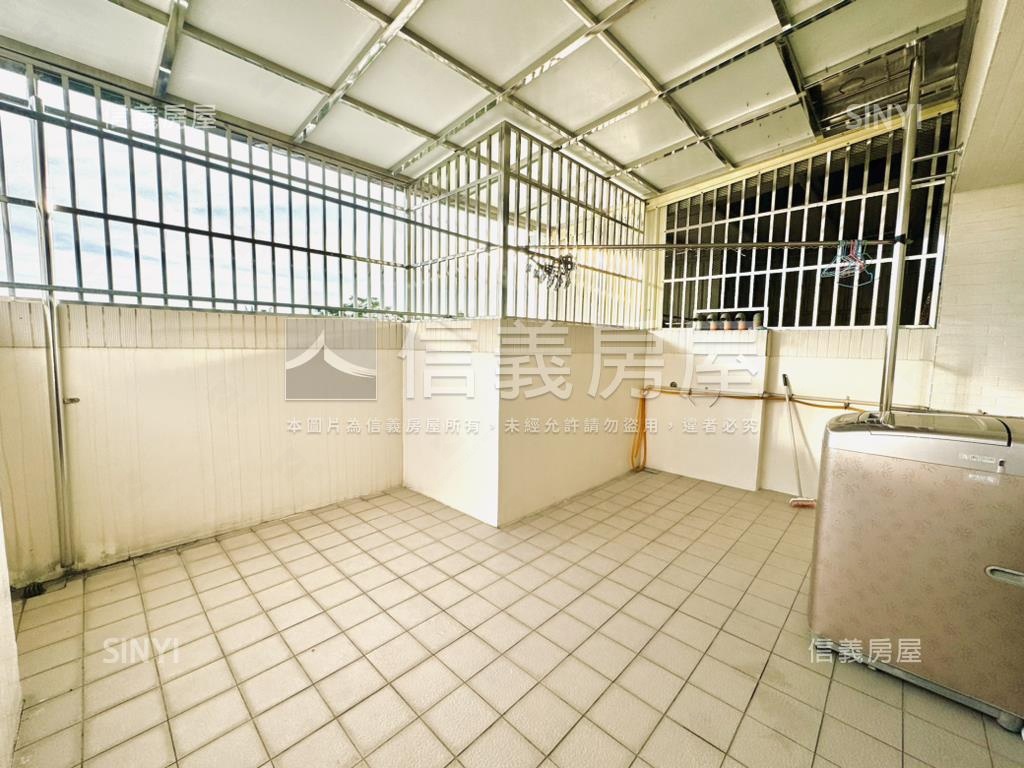 近體育場前後有路透天車墅房屋室內格局與周邊環境