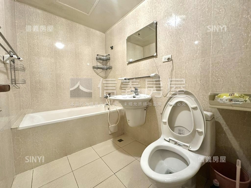 極品美學苑採光三房車位房屋室內格局與周邊環境