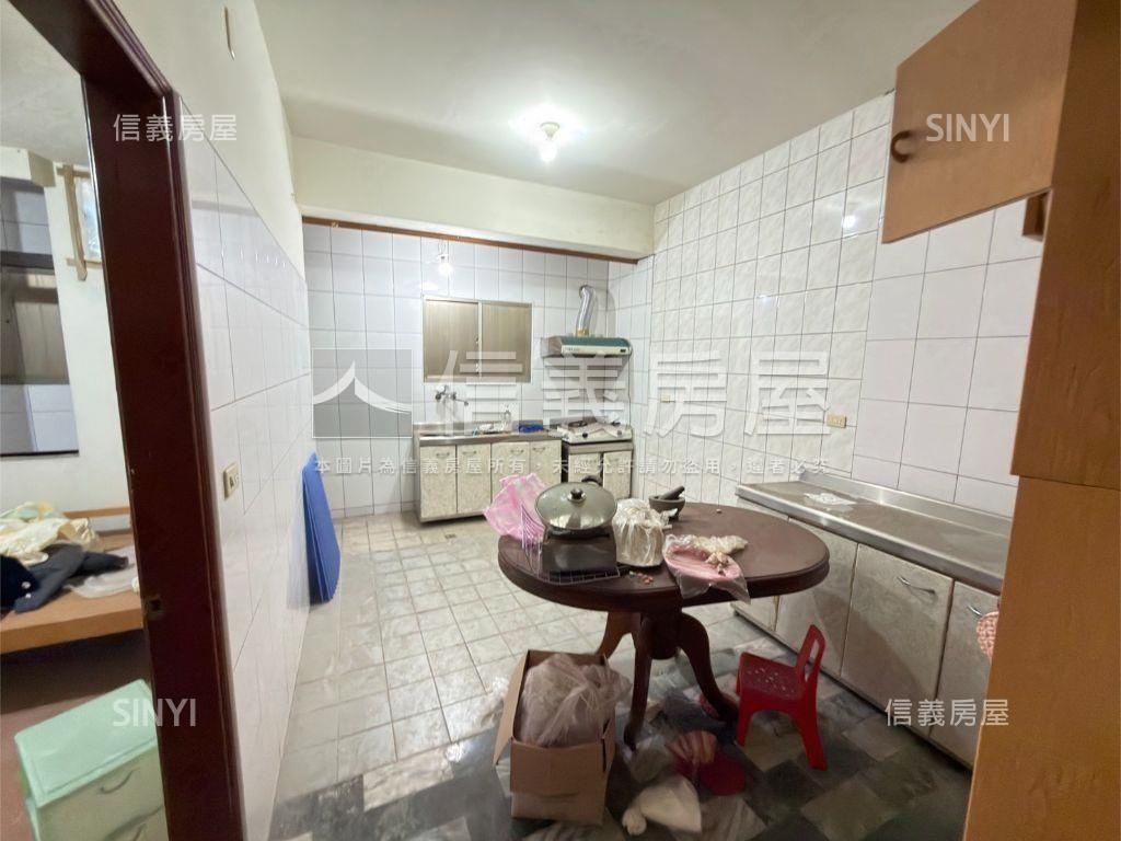 鐵道路大空間美透天房屋室內格局與周邊環境