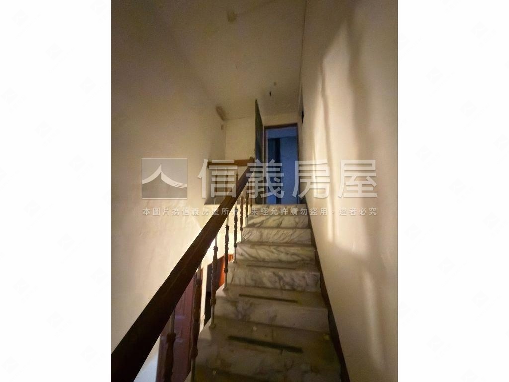 鐵道路大空間美透天房屋室內格局與周邊環境