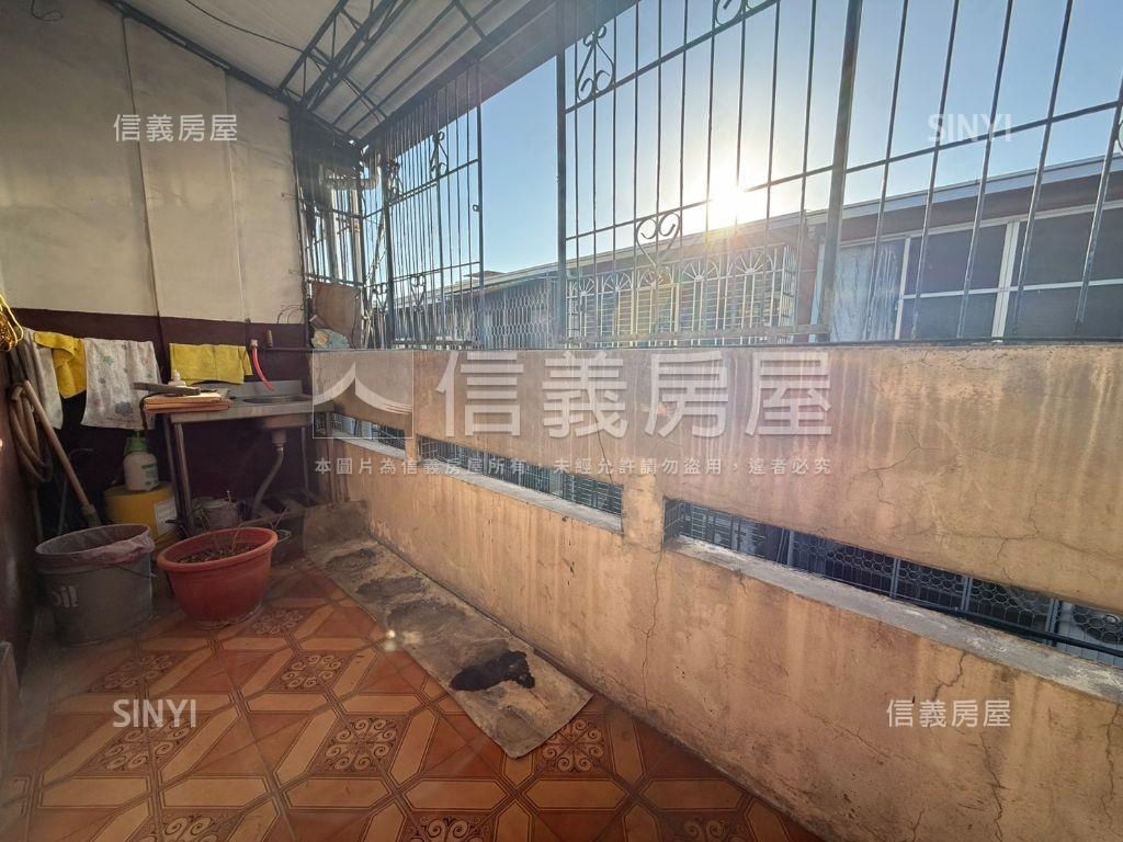 專任活路透天免１３００萬房屋室內格局與周邊環境