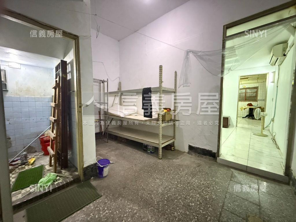 專任活路透天免１３００萬房屋室內格局與周邊環境