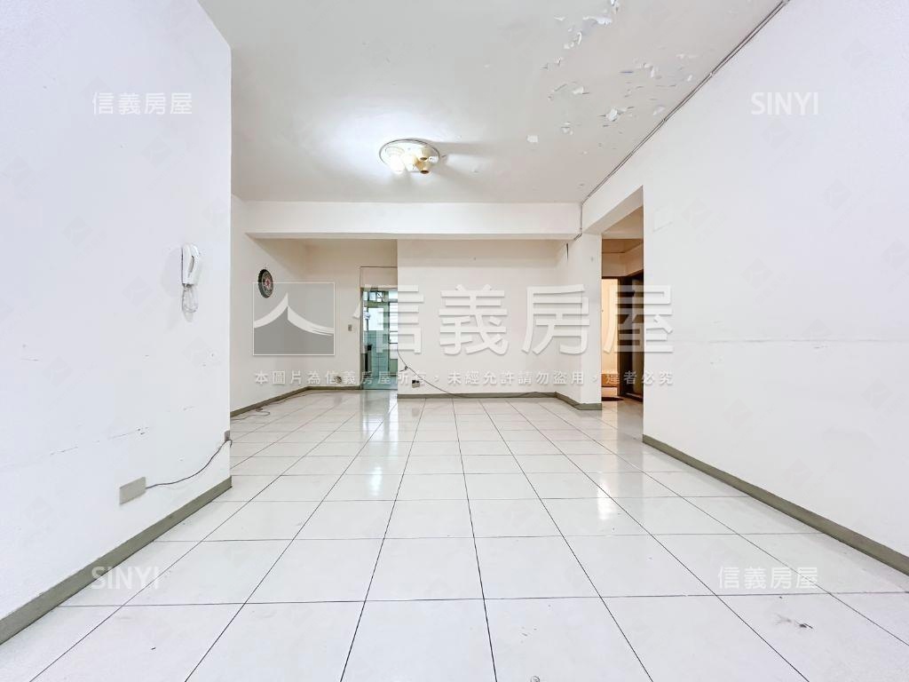 新★信義區面公園邊間三房房屋室內格局與周邊環境