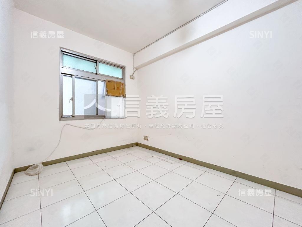 新★信義區面公園邊間三房房屋室內格局與周邊環境