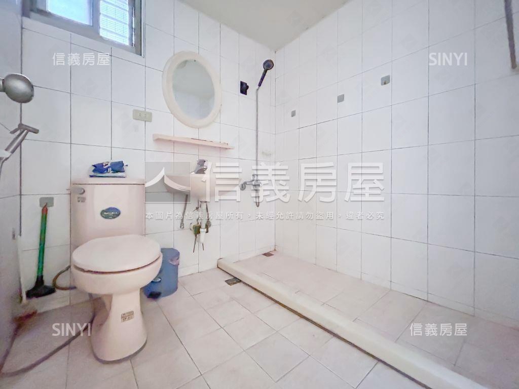 新★信義區面公園邊間三房房屋室內格局與周邊環境