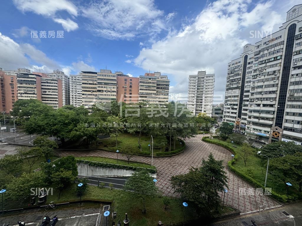 公園景觀大三房房屋室內格局與周邊環境