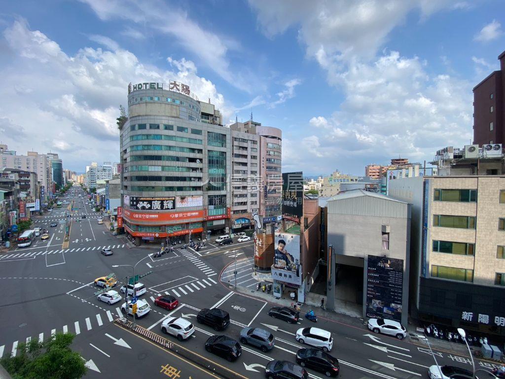 光大國宅三房１１樓房屋室內格局與周邊環境