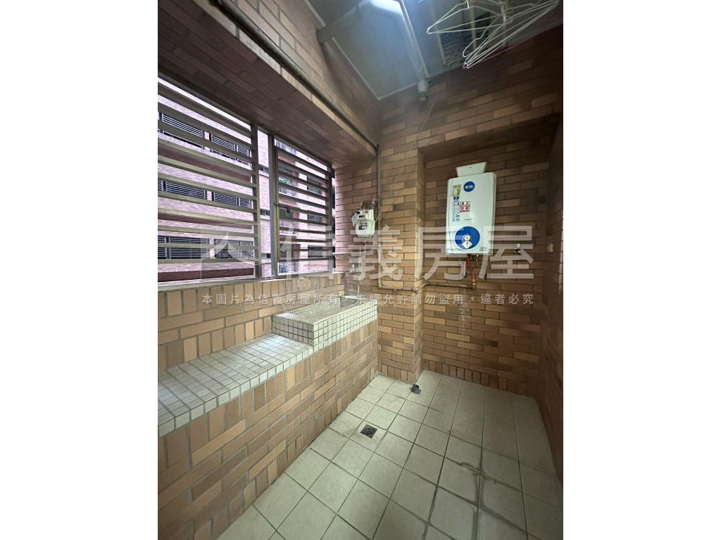 買到賺到稀有釋出三房車位房屋室內格局與周邊環境