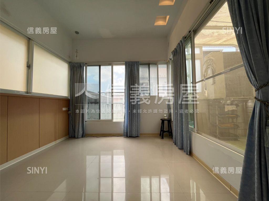 公園景觀地中海藍樓中樓房屋室內格局與周邊環境