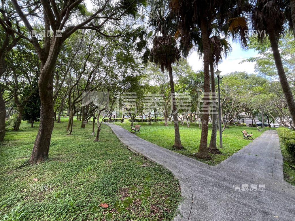 公園景觀地中海藍樓中樓房屋室內格局與周邊環境