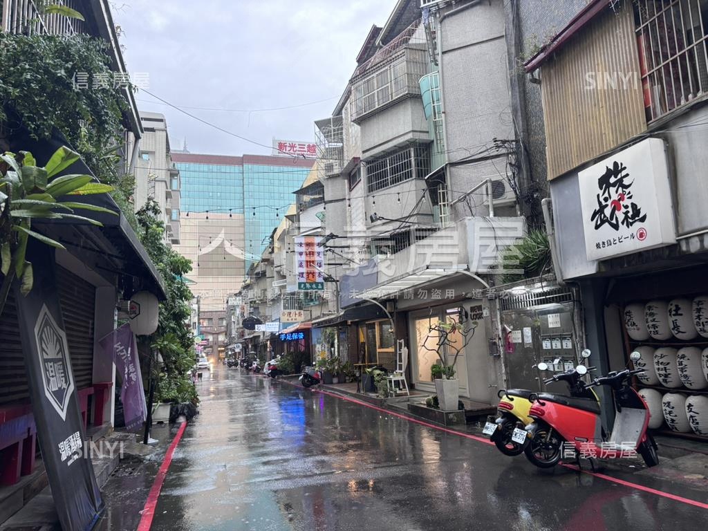三多商圈徒步面寬金店面房屋室內格局與周邊環境
