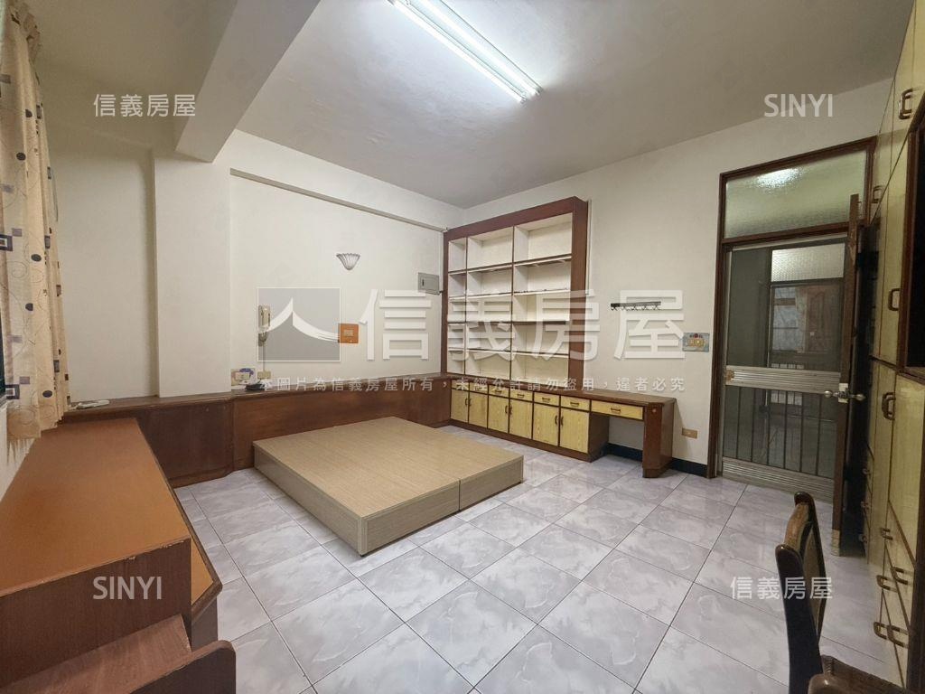 正東區面寬約五米透房屋室內格局與周邊環境