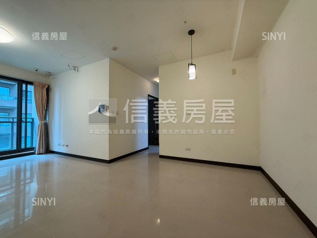世紀凱悅高樓附車位房屋室內格局與周邊環境