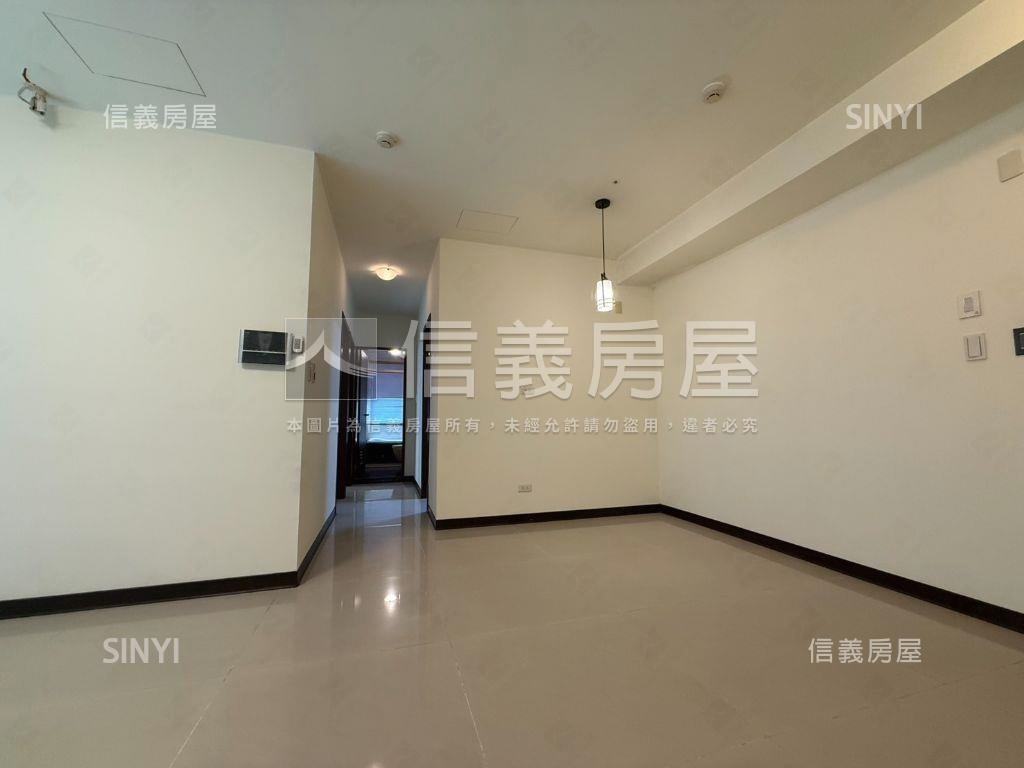 世紀凱悅高樓附車位房屋室內格局與周邊環境