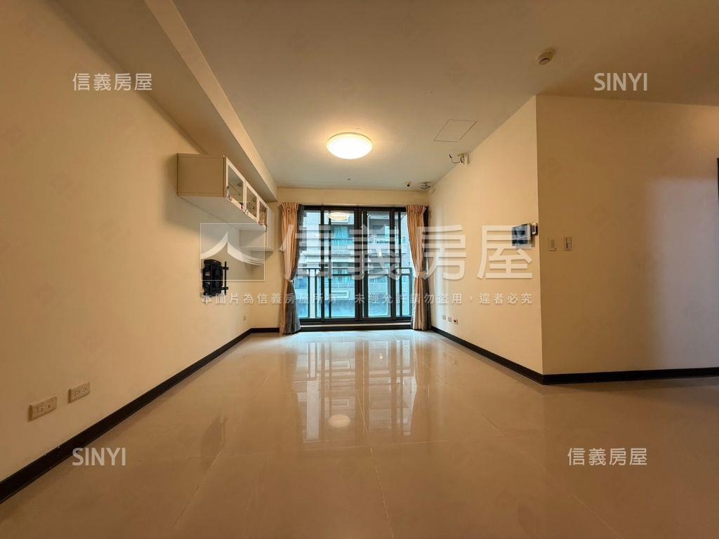 世紀凱悅高樓附車位房屋室內格局與周邊環境