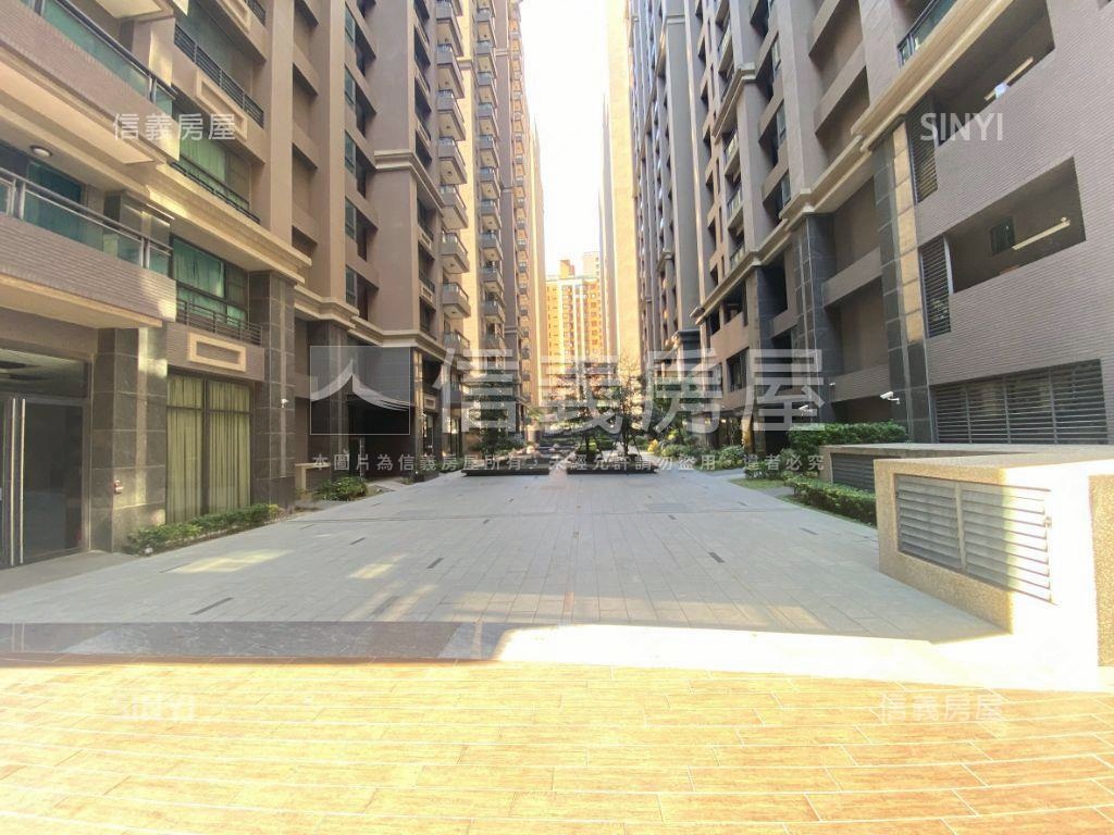 世紀凱悅高樓附車位房屋室內格局與周邊環境