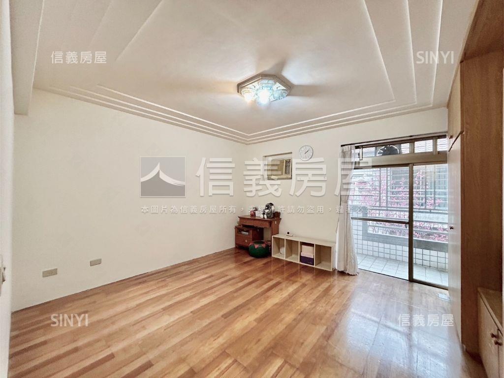 天闊近園區車庫透天房屋室內格局與周邊環境