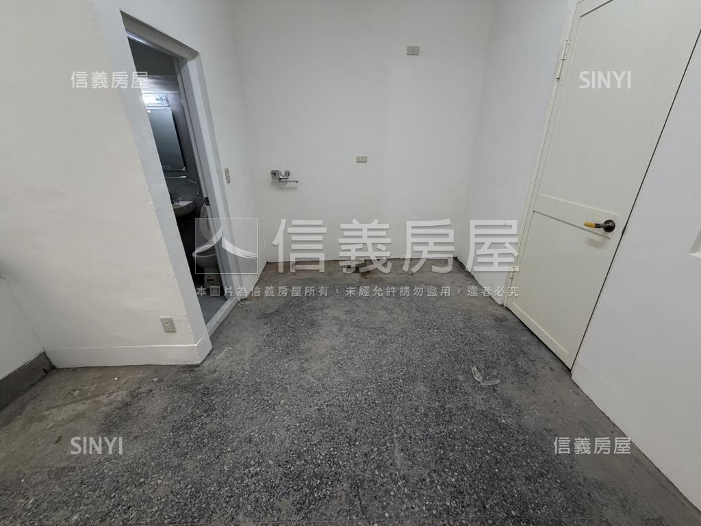 首購。大里園區透天房屋室內格局與周邊環境