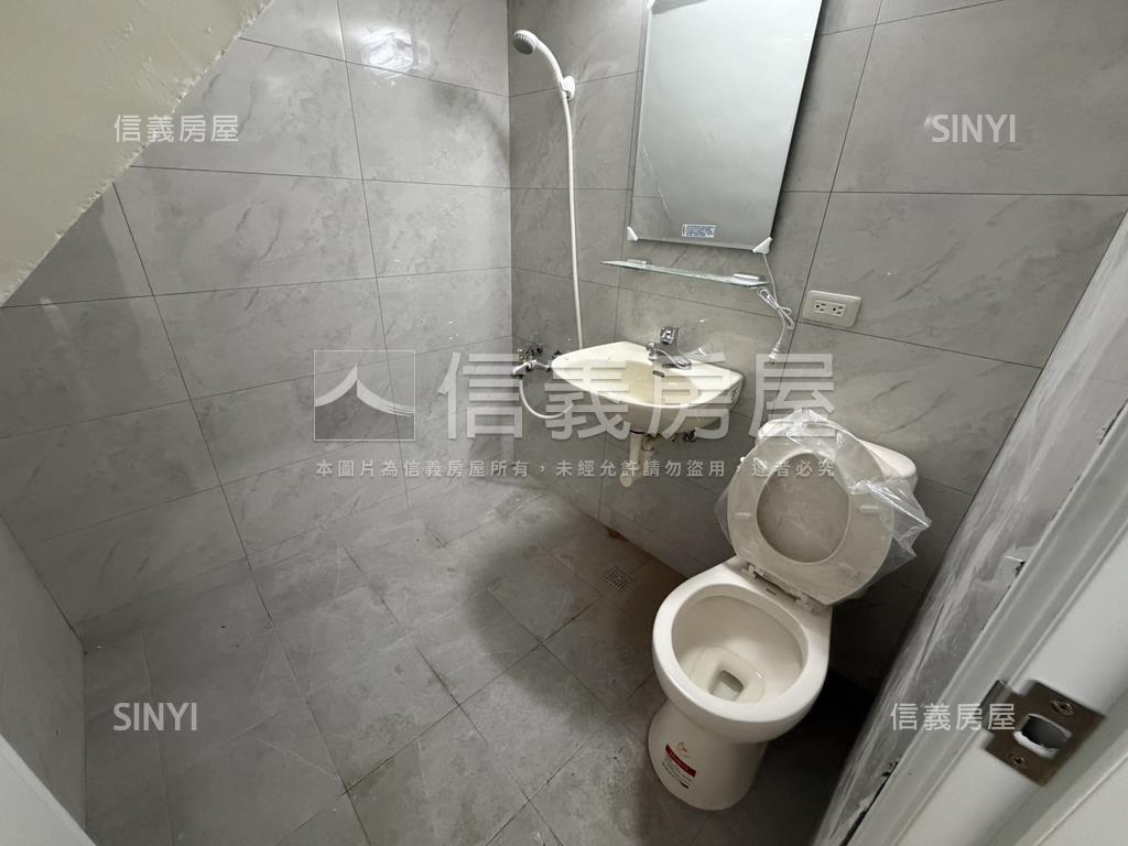 首購。大里園區透天房屋室內格局與周邊環境