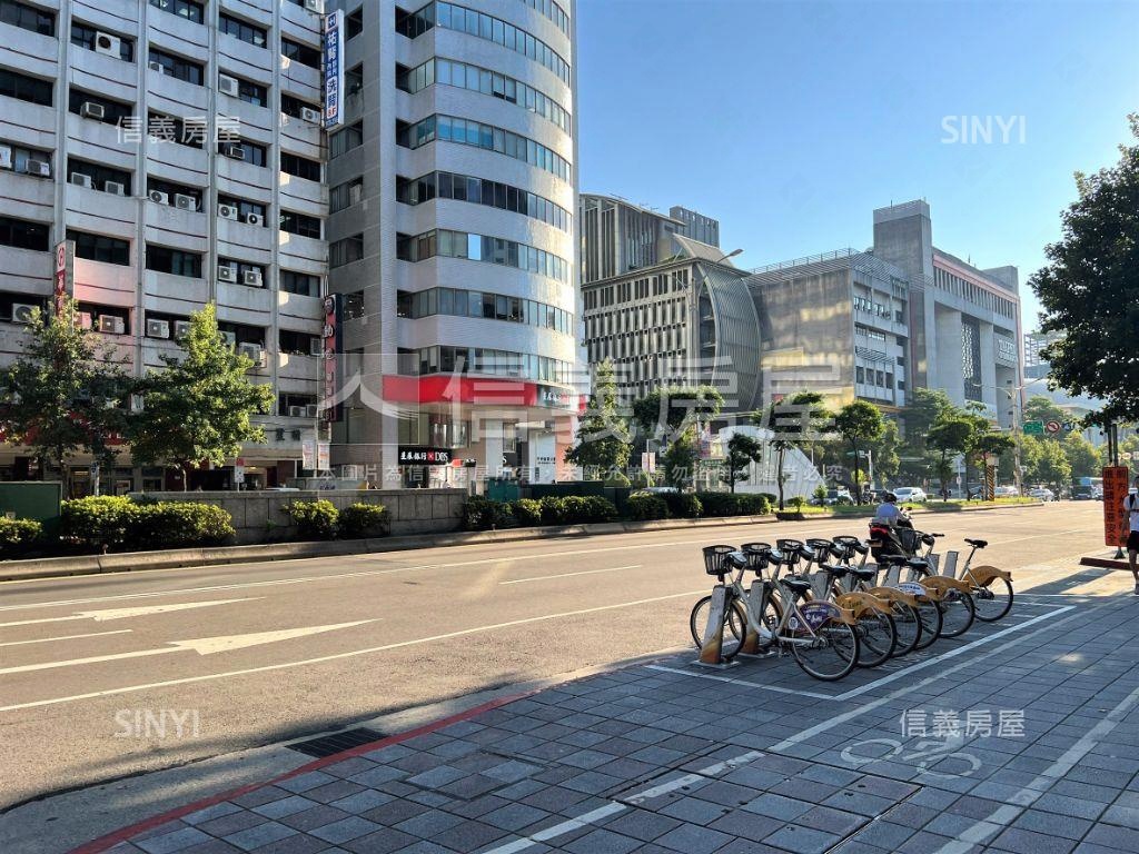 近【小巨蛋】優質店面房屋室內格局與周邊環境
