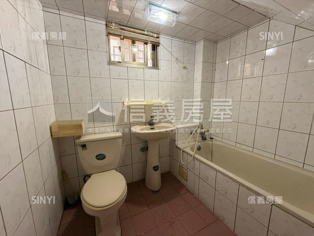 崇善明亮角窗房屋室內格局與周邊環境