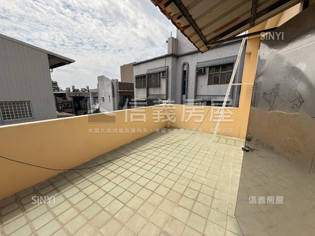 崇善明亮角窗房屋室內格局與周邊環境