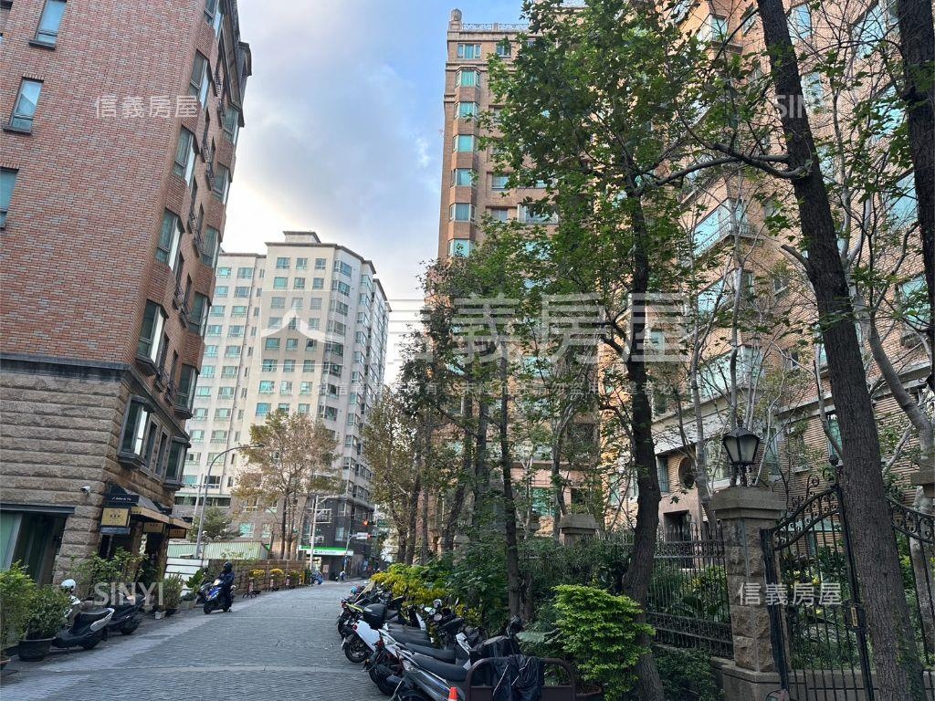 巴黎街頭美式裝潢二房車位房屋室內格局與周邊環境