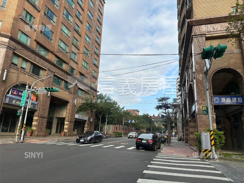 巴黎街頭美式裝潢景觀宅房屋室內格局與周邊環境