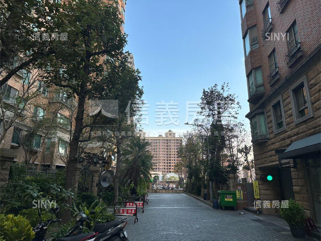 巴黎街頭美式裝潢景觀宅房屋室內格局與周邊環境