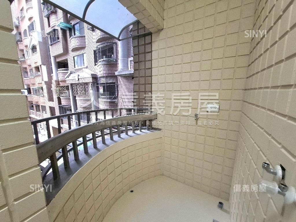 信義五福雙面採光大４房房屋室內格局與周邊環境