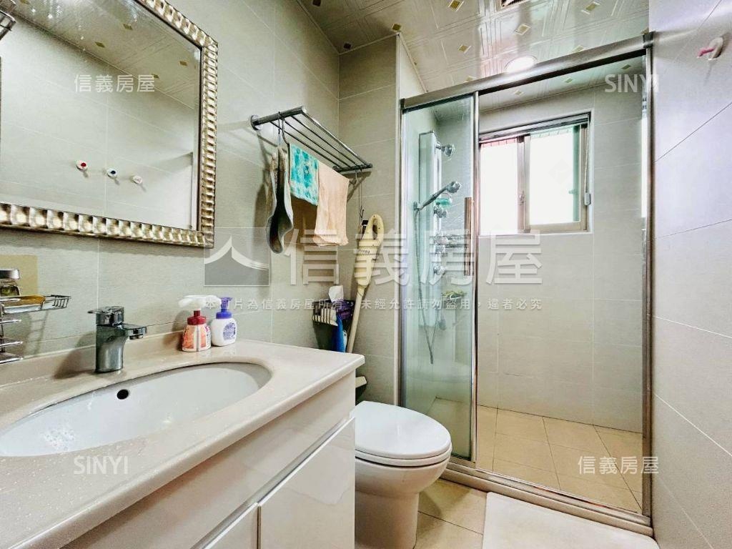 捷運精緻高樓三房車位房屋室內格局與周邊環境