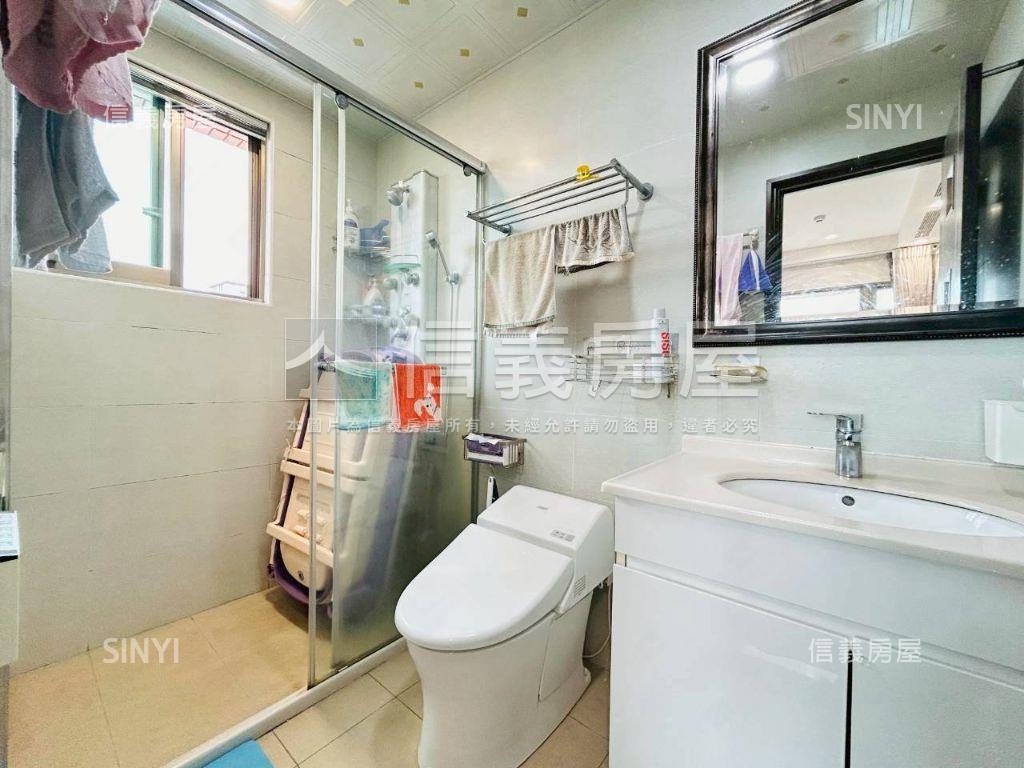 捷運精緻高樓三房車位房屋室內格局與周邊環境